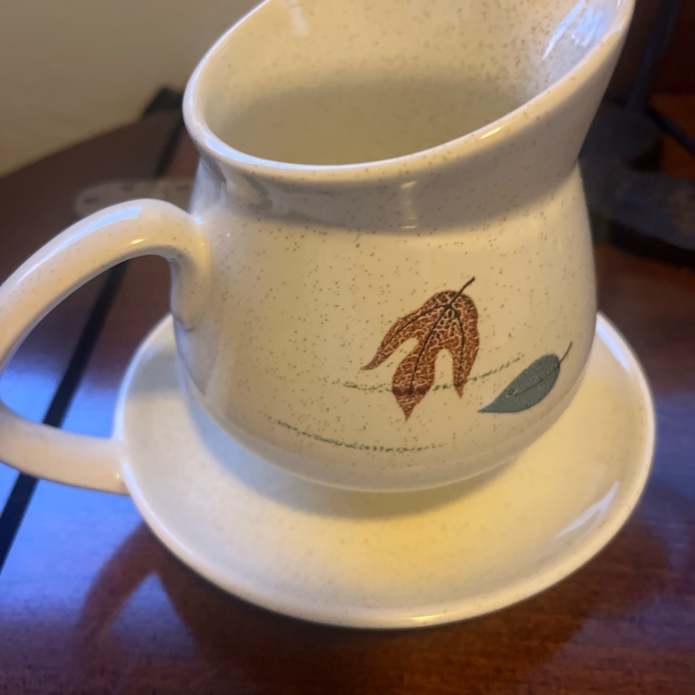 Franciscan Earthenware Gravy Boat Pitcher w Attached Plate Autumn Leaves Vintage